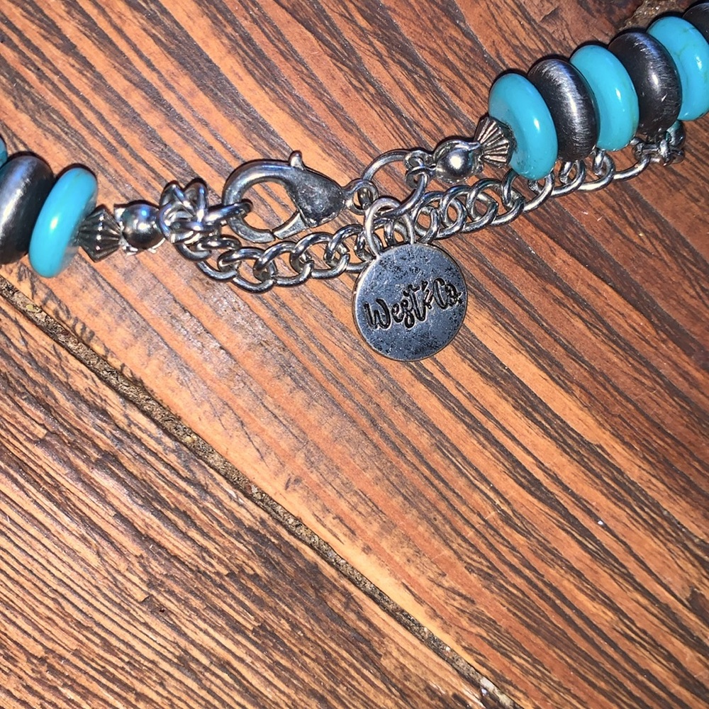 Beautiful Faux Turquoise Necklace - Picture 3 of 5